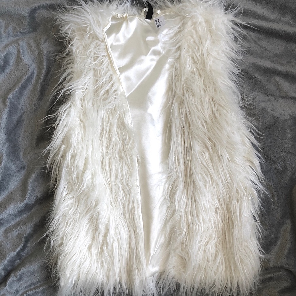 H&M Faux fur vest